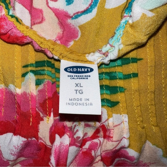 Old Navy tank - Picture 3 of 4